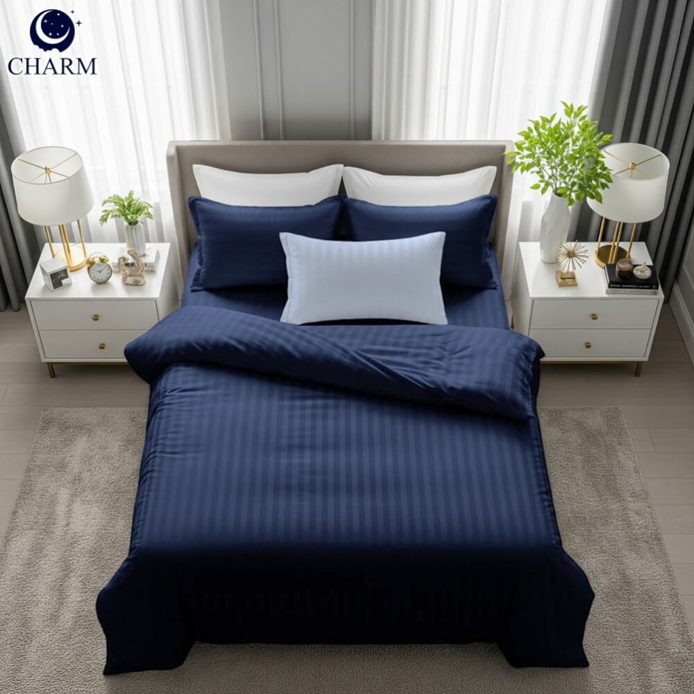 ชุดเครื่องนอน 5 ฟุต 6 ชิ้น CHARM ผ้าซาตินลายริ้ว สีกรม